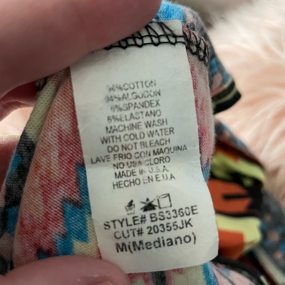 Aztec/Geometric shape mini skirt. - Picture 4 of 4